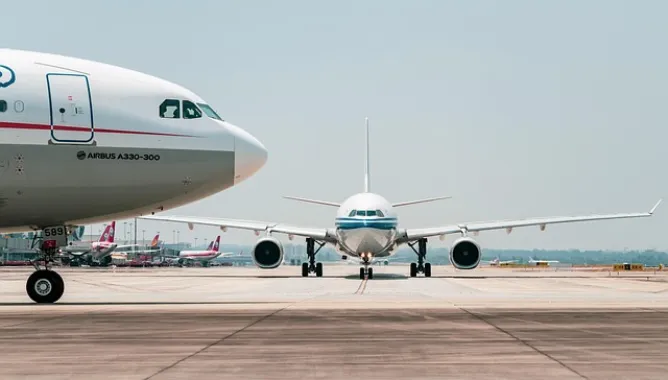 airplane, wait, apron, aviation, landing, airplane, airplane, airplane, airplane, airplane, aviation