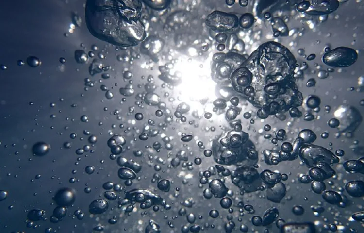 water, bubbles, bubbly, water bubbles, liquid, fresh, clear, transparent, splash, aqua, light, nature, underwater, bubbling